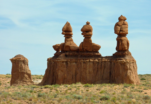 interesting rock formations in Utahl