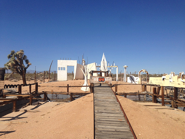 noah-purifoy-outdoor-desert-art-museum-7