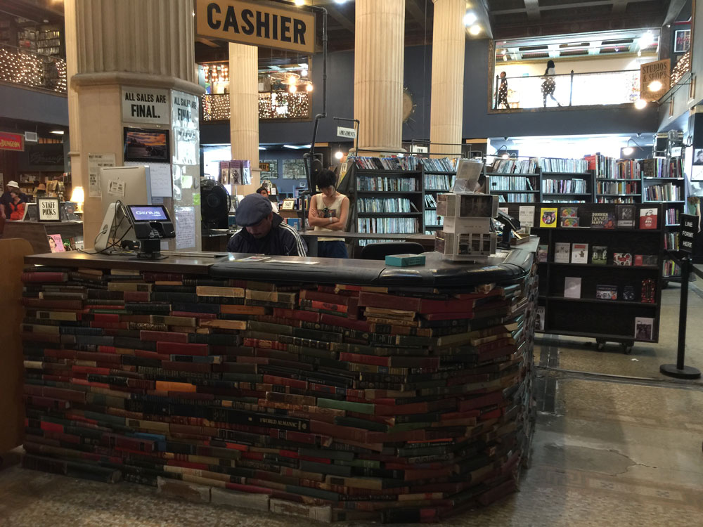 the last bookstore book cashier